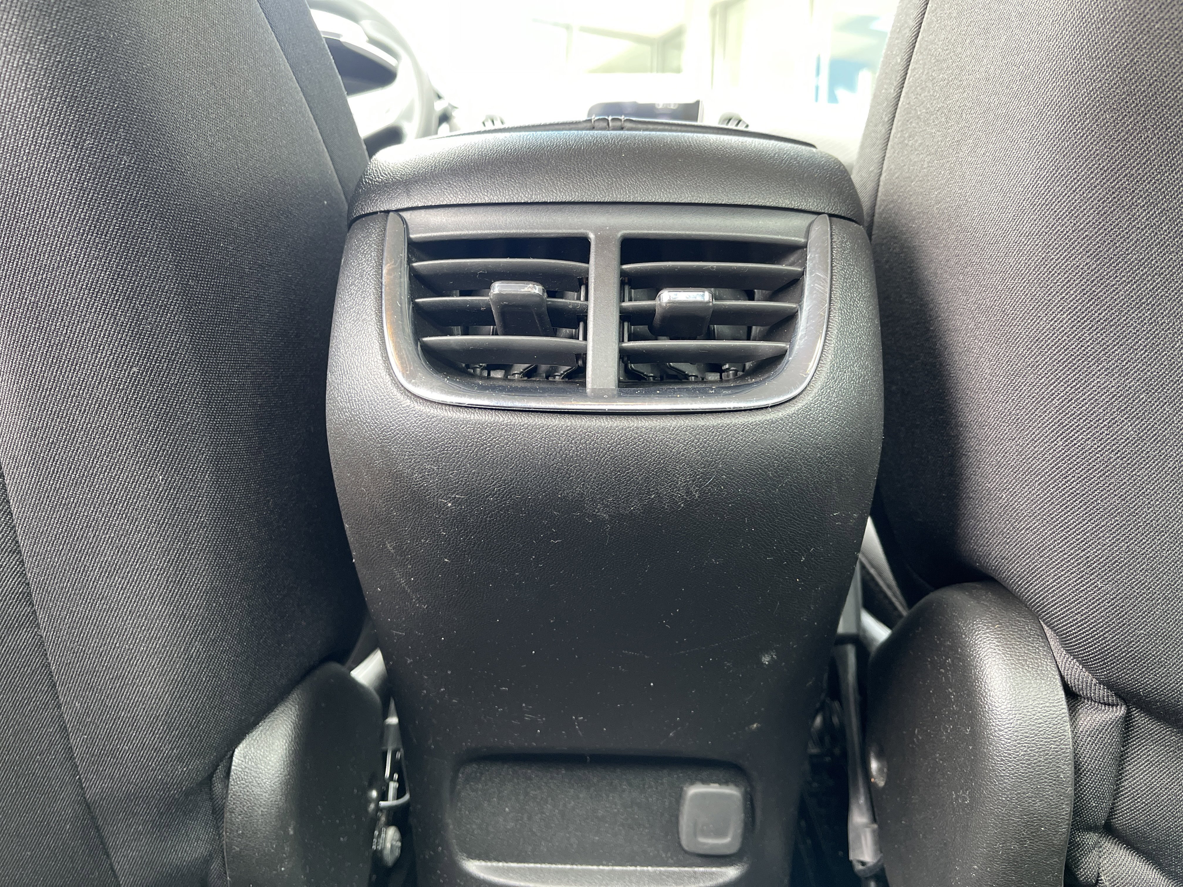 Used 2024 Chevrolet Malibu LT image 39