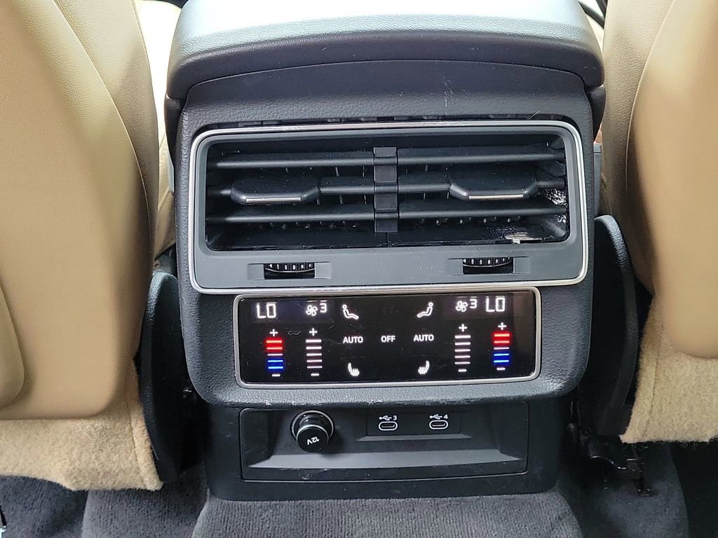 Used 2021 Audi Q8 Premium Plus w/ Premium Plus Package image 14