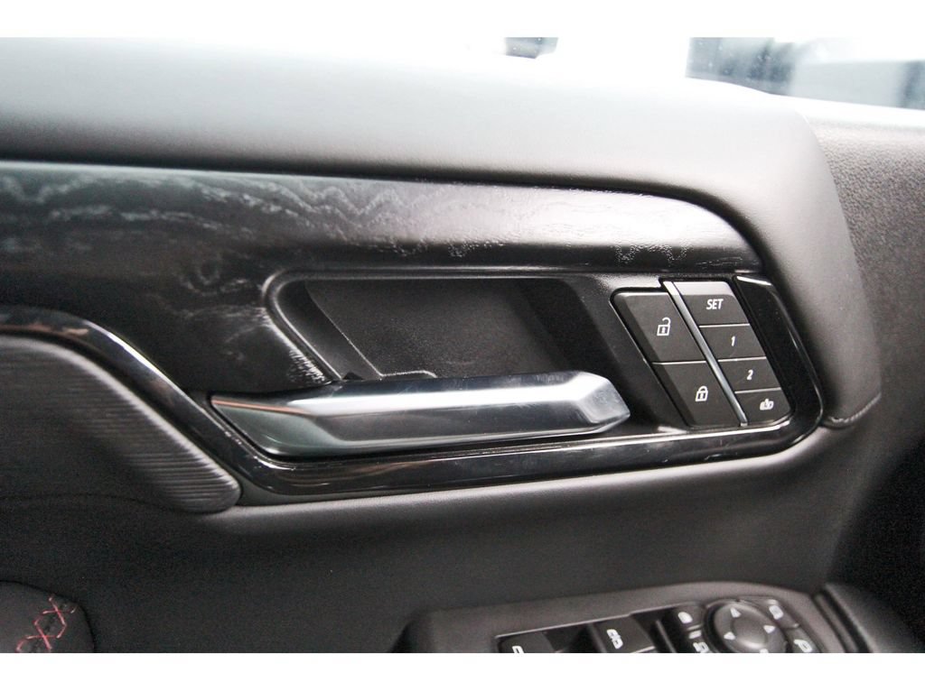 Used 2025 GMC Sierra 2500 AT4X AWD/4WD image 21