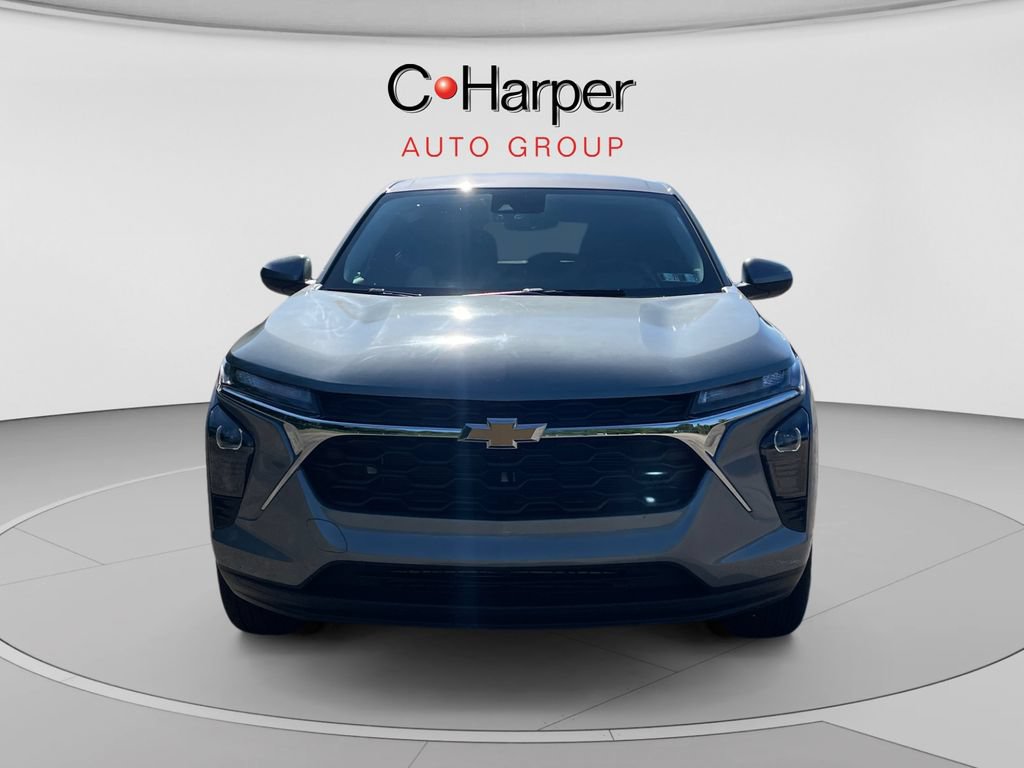 Used 2024 Chevrolet Trax LS w/ LS Convenience Package FWD image 8