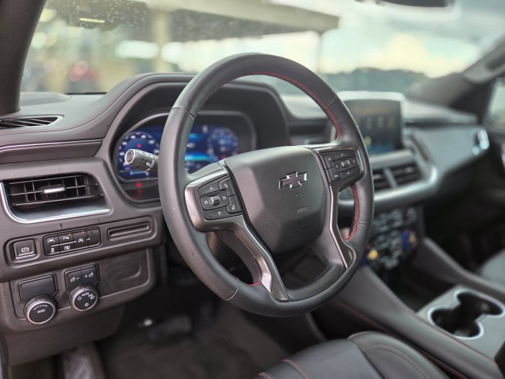 Used 2023 Chevrolet Suburban RST w/ Luxury Package RWD image 17