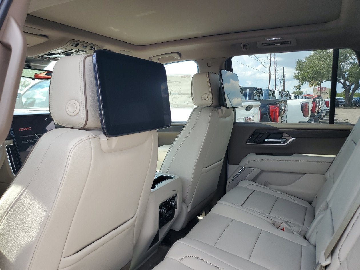 New 2027 GMC Yukon Denali w/ Denali Reserve Package AWD/4WD image 10