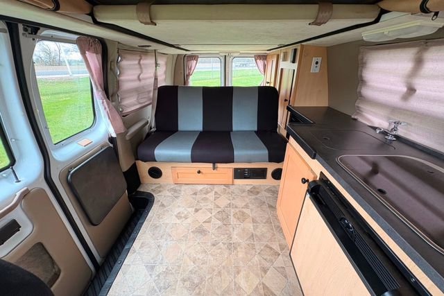 Used 2010 Ford E-150 and Econoline 150 RWD image 11