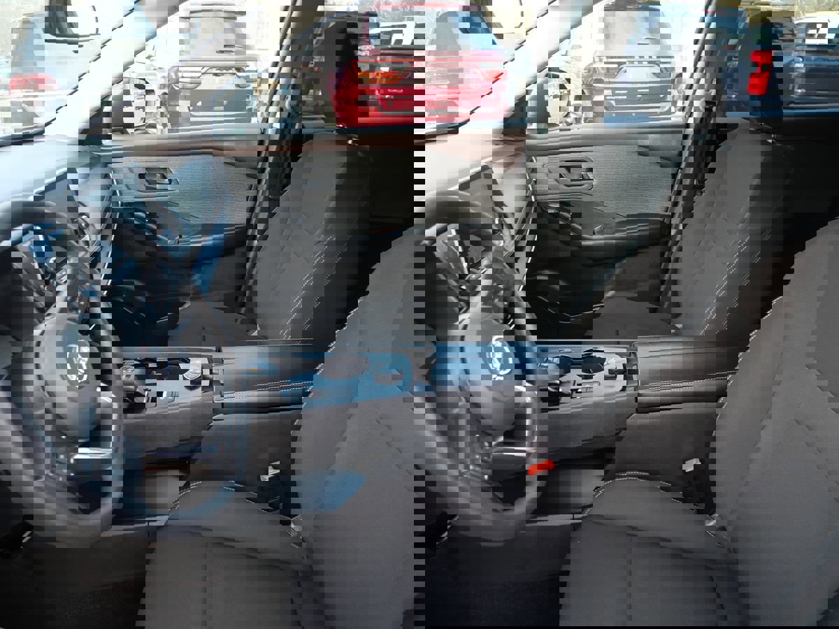 Used 2023 Nissan Rogue S image 10