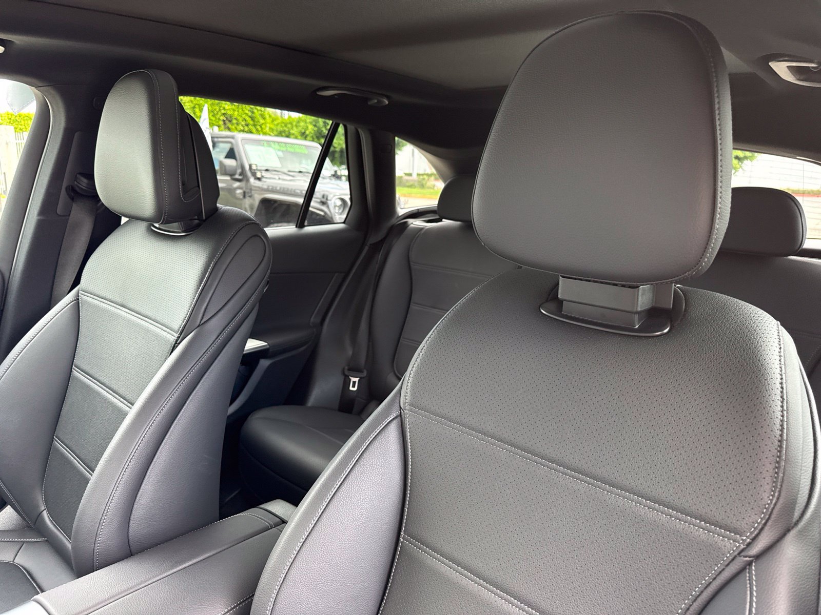 Used 2026 Mercedes-Benz GLC 300 image 28