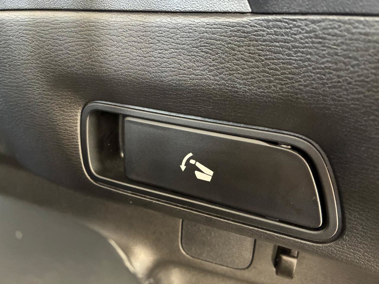 Used 2024 Mitsubishi Outlander SE FWD image 30