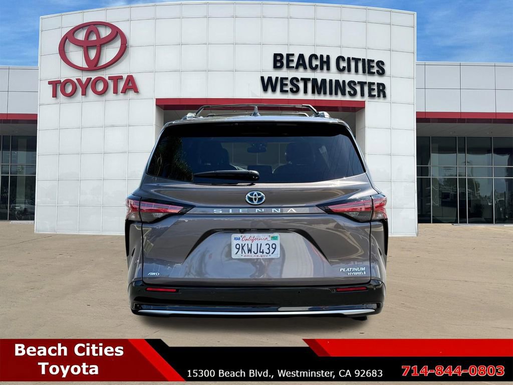 Certified 2024 Toyota Sienna Platinum image 10