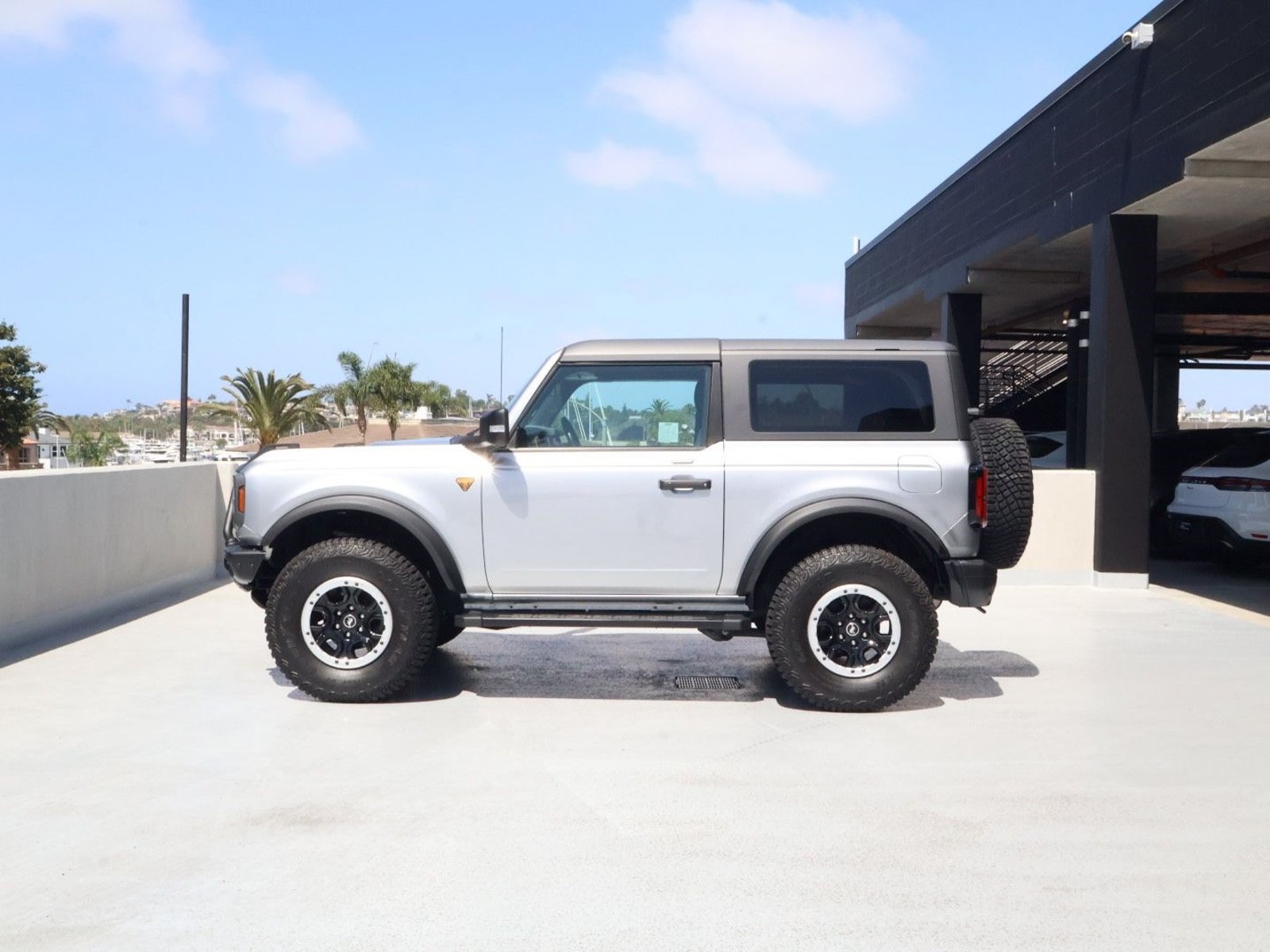 Used 2023 Ford Bronco Badlands w/ Sasquatch Package AWD/4WD image 2