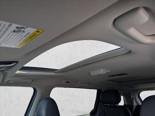 Used 2025 Kia Carnival SX Prestige FWD image 16