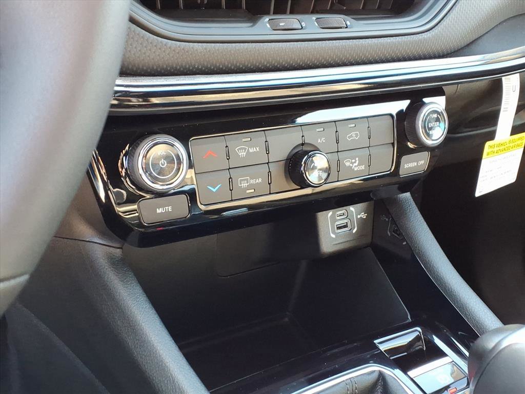 New 2026 Jeep Compass Latitude image 29