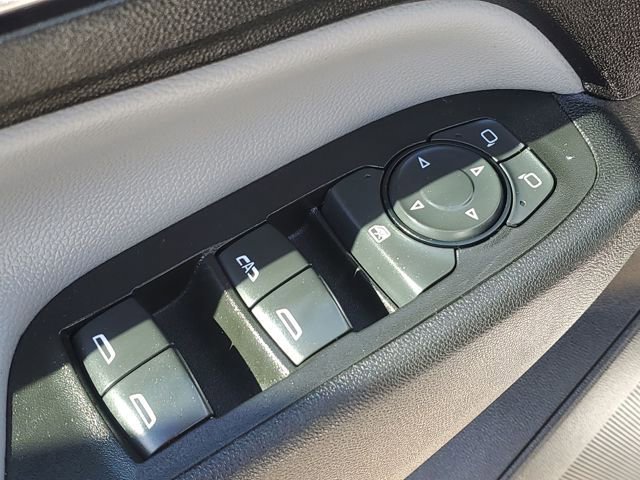 Used 2020 Chevrolet Equinox LS w/ LS Convenience Package image 26