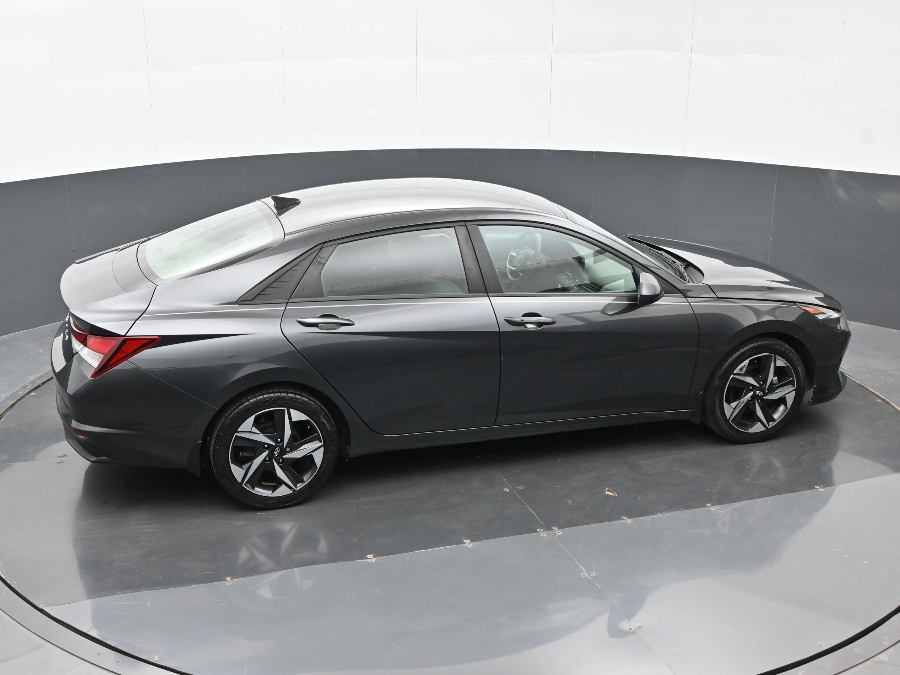 Used 2023 Hyundai Elantra SEL w/ Convenience Package FWD image 32