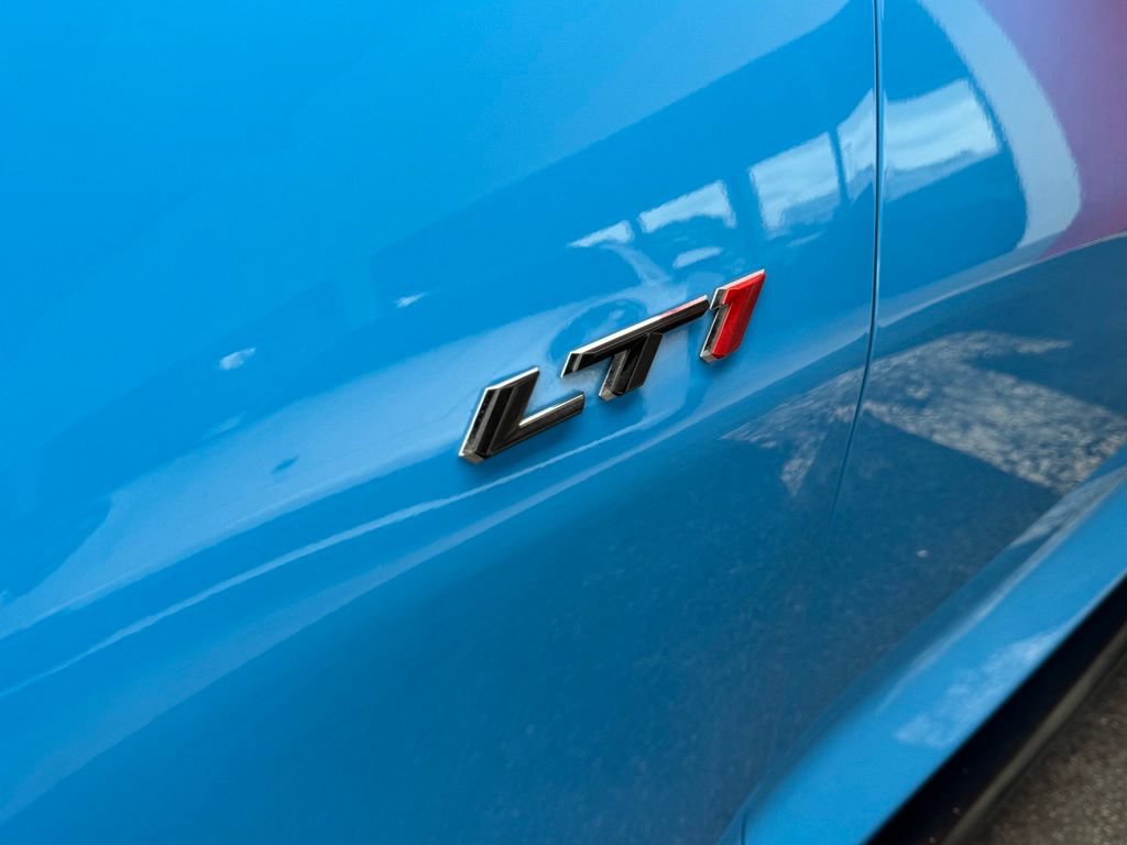 Used 2022 Chevrolet Camaro LT RWD image 6