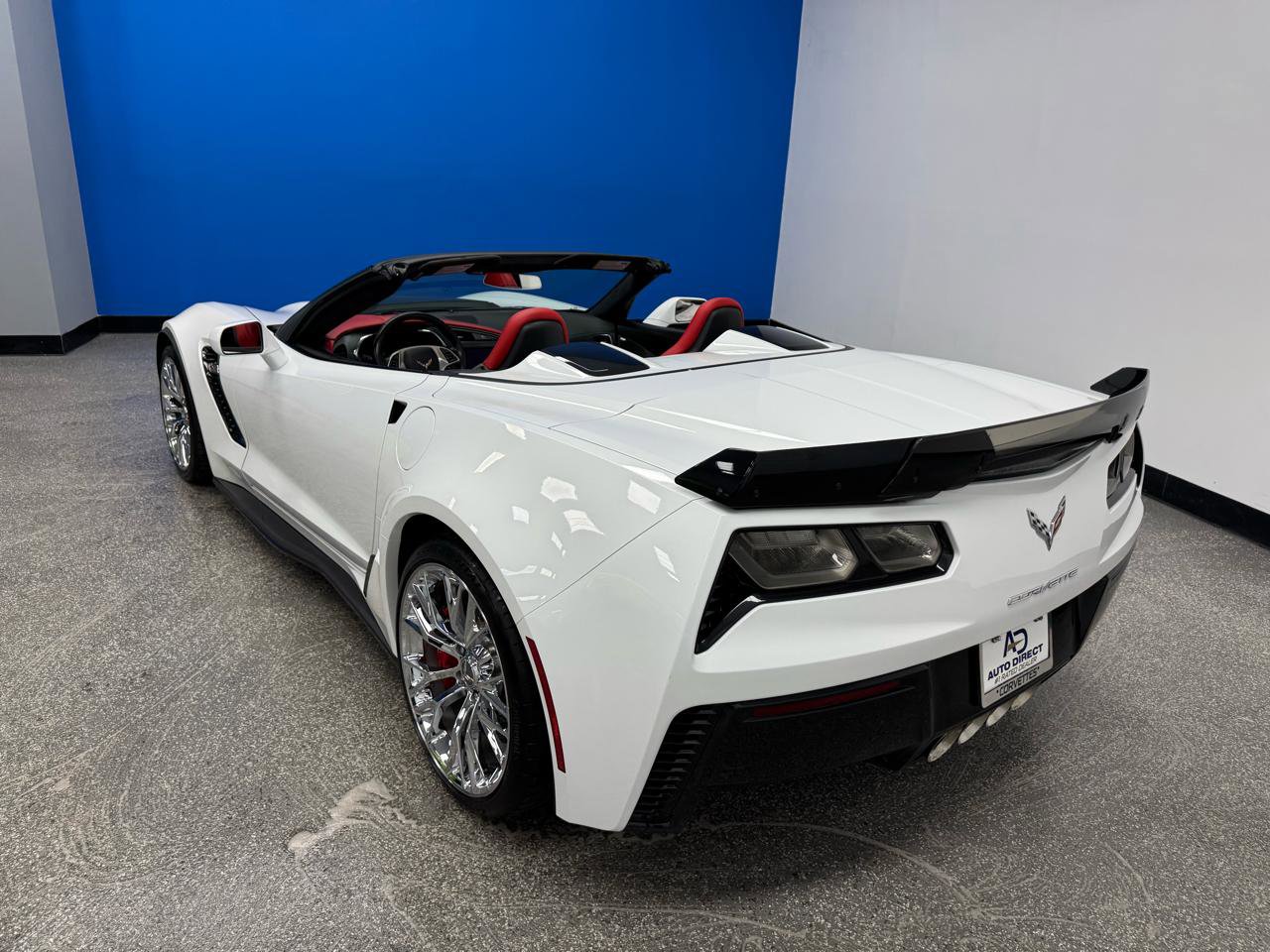 Used 2015 Chevrolet Corvette Z06 w/ 3LZ Preferred Equipment Group image 10