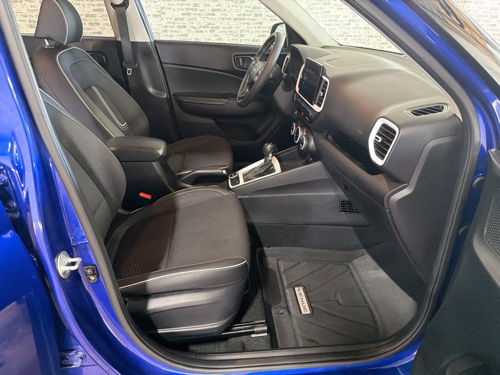Certified 2024 Hyundai Venue Limited FWD image 10