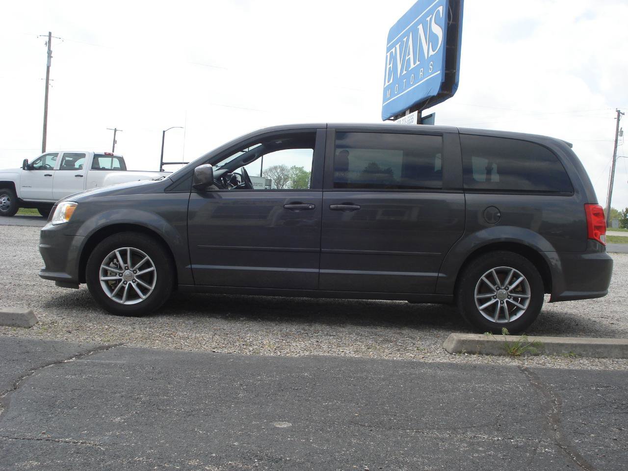 Used 2016 Dodge Grand Caravan SE image 5