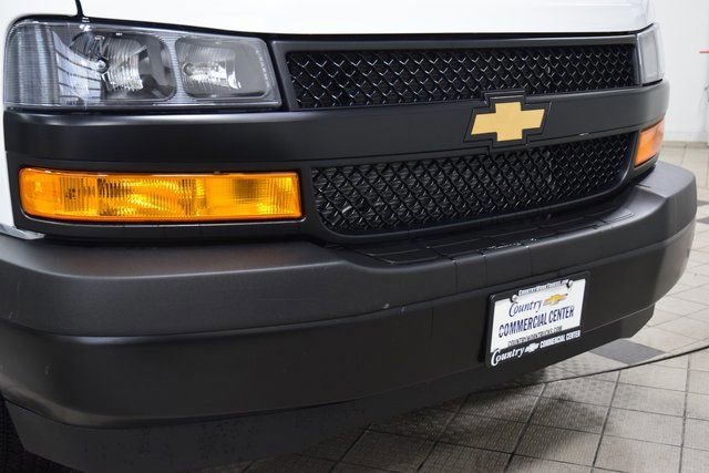 New 2025 Chevrolet Express 3500 Extended RWD image 7