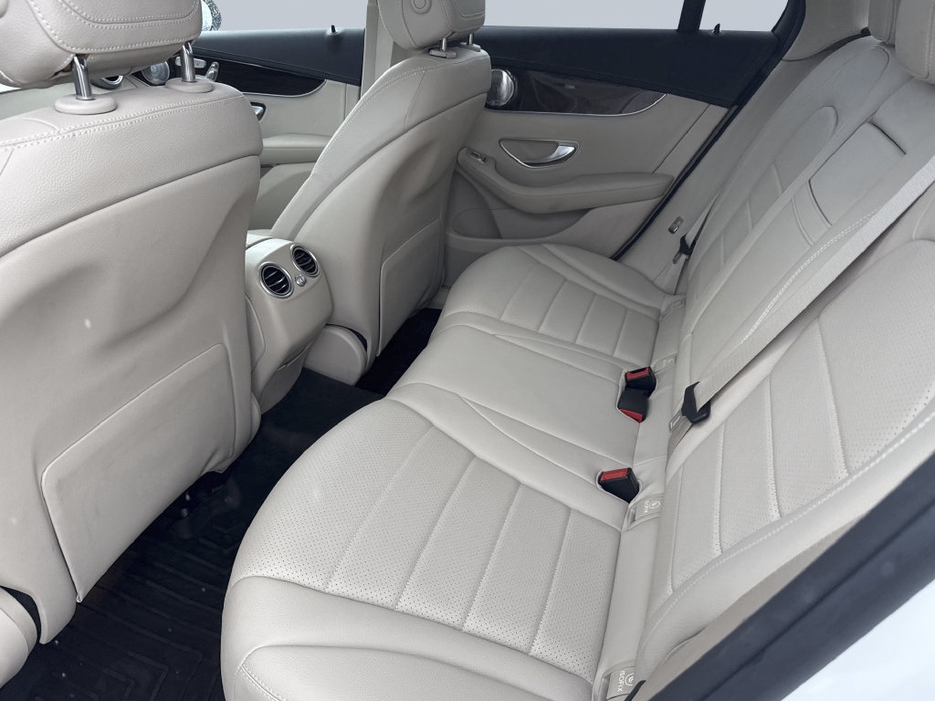 Used 2018 Mercedes-Benz GLC 300 4MATIC image 30