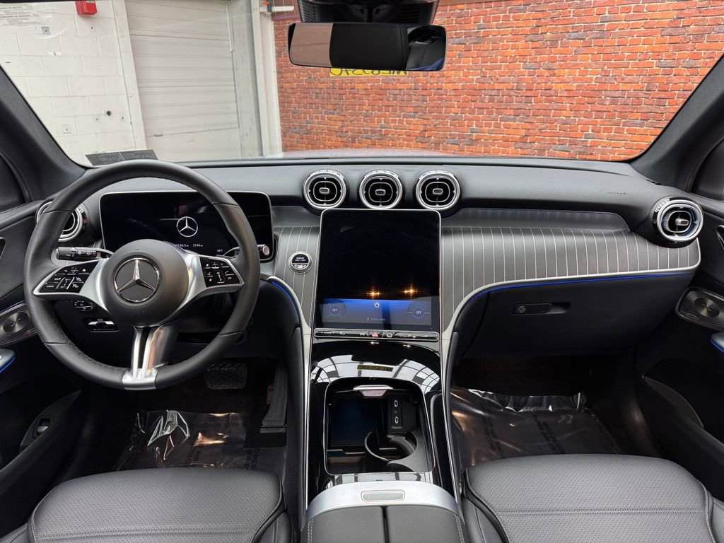 Used 2026 Mercedes-Benz GLC 300 4MATIC image 11