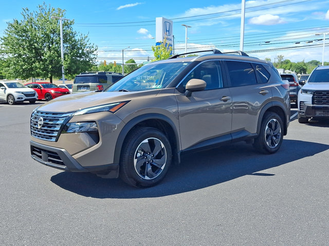 Used 2024 Nissan Rogue SV w/ SV Premium Package AWD/4WD image 3