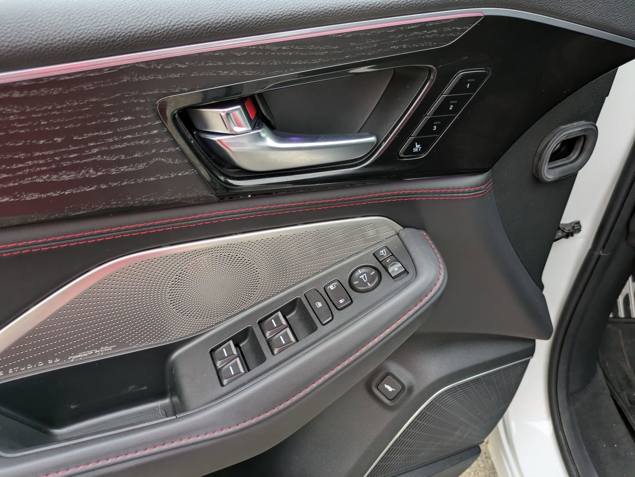 Used 2023 Acura MDX Type S image 17