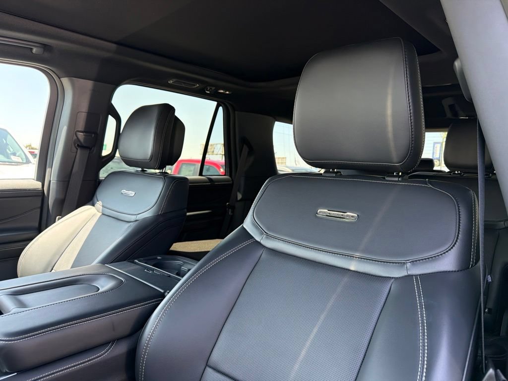New 2026 Ford Expedition Platinum w/ Stealth Appearance Package AWD/4WD image 24