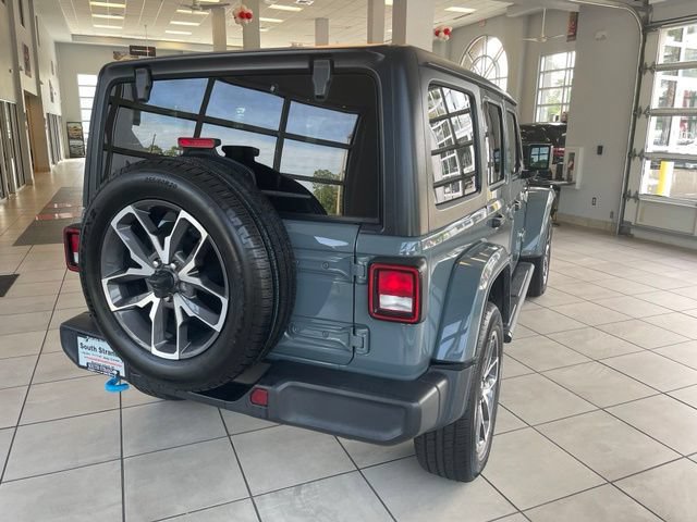 Certified 2024 Jeep Wrangler Unlimited w/ Convenience Group AWD/4WD image 9