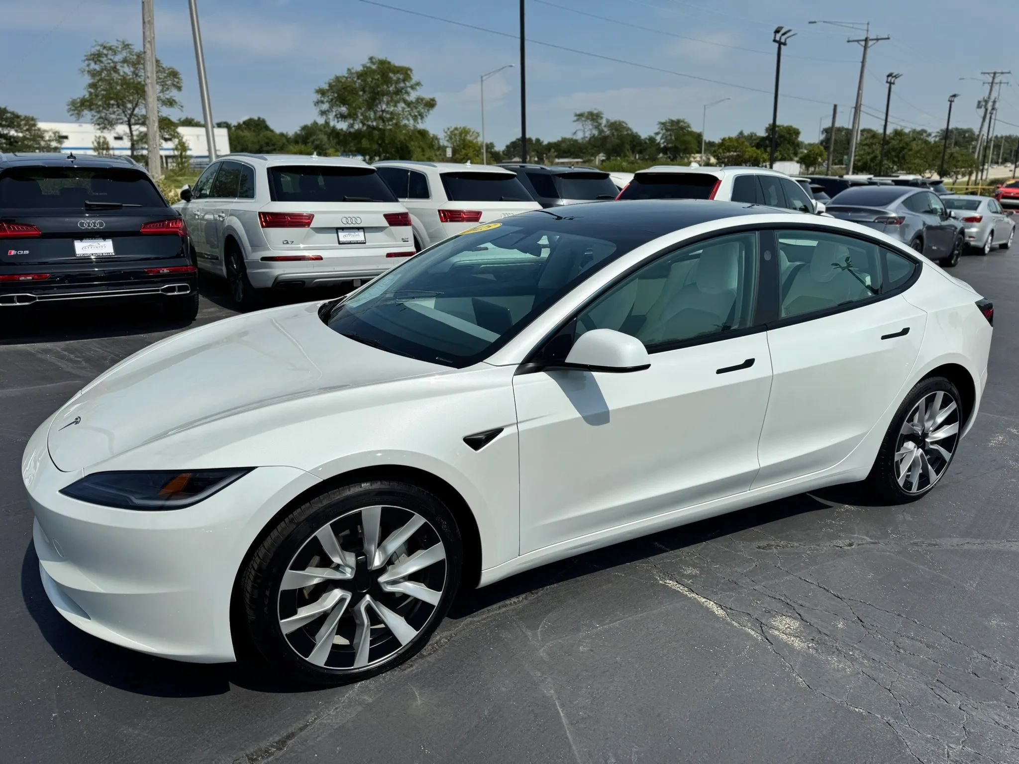 Used 2025 Tesla Model 3 Long Range AWD/4WD image 2