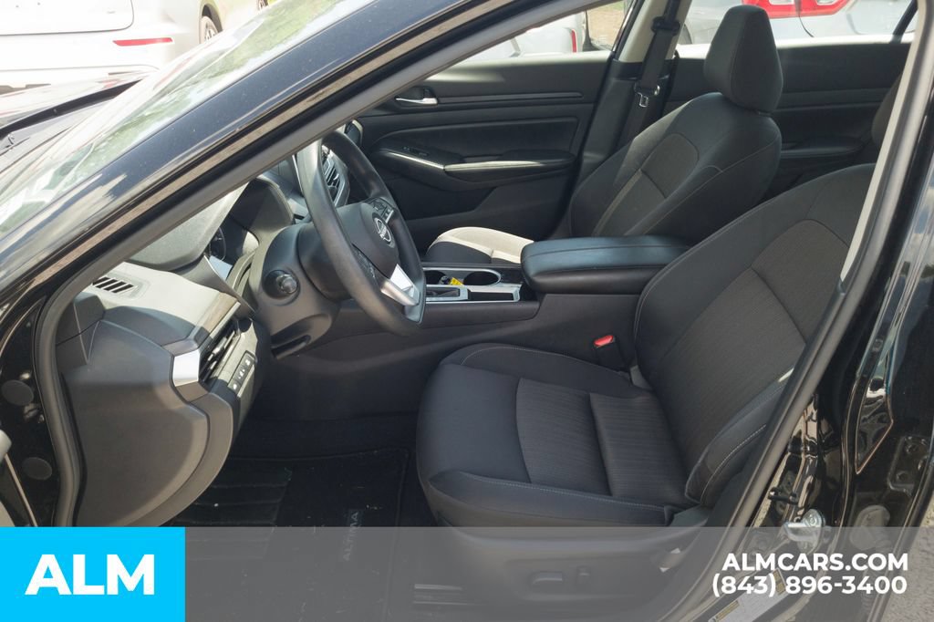 Used 2024 Nissan Altima 2.5 SV FWD image 6