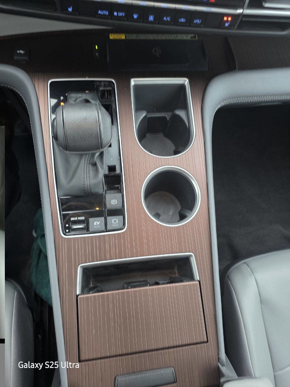 Used 2024 Toyota Sienna XLE w/ XLE Plus Package image 36