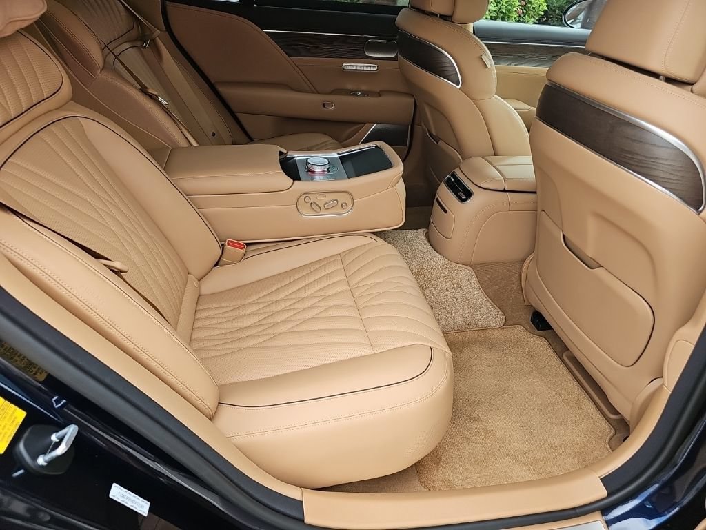 Used 2024 Genesis G90 3.5T AWD/4WD image 28