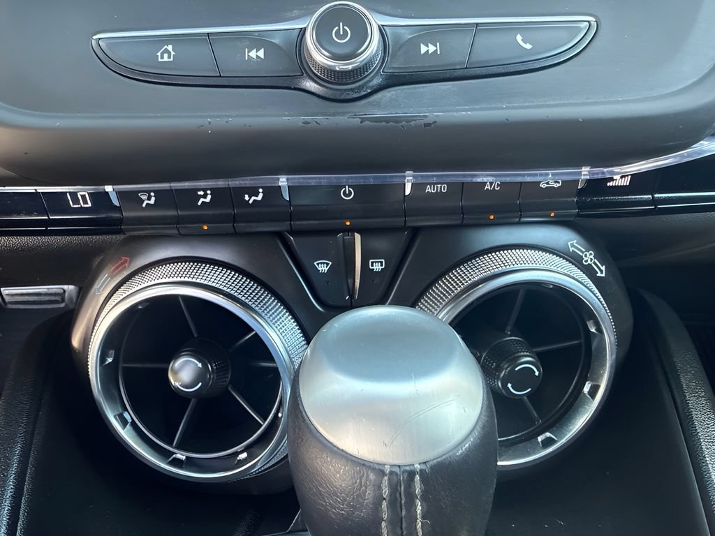 Used 2019 Chevrolet Camaro LT RWD image 17