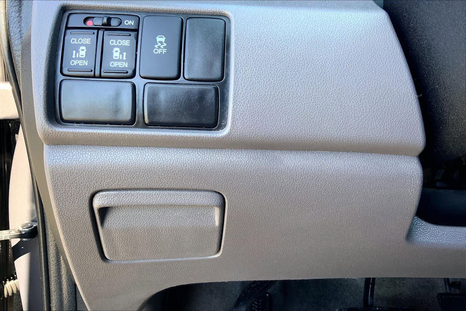 Used 2015 Honda Odyssey EX image 33