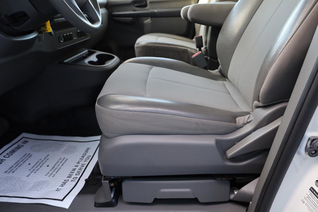 Used 2020 Nissan NV 3500 S image 6