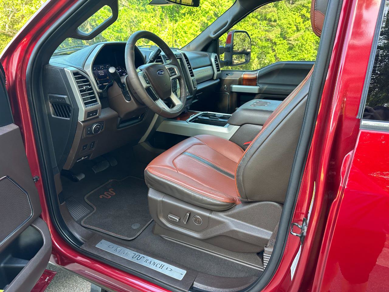 Used 2019 Ford F350 King Ranch w/ King Ranch Ultimate Package AWD/4WD image 11