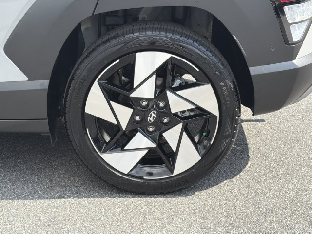 Used 2026 Hyundai Kona Limited FWD image 22