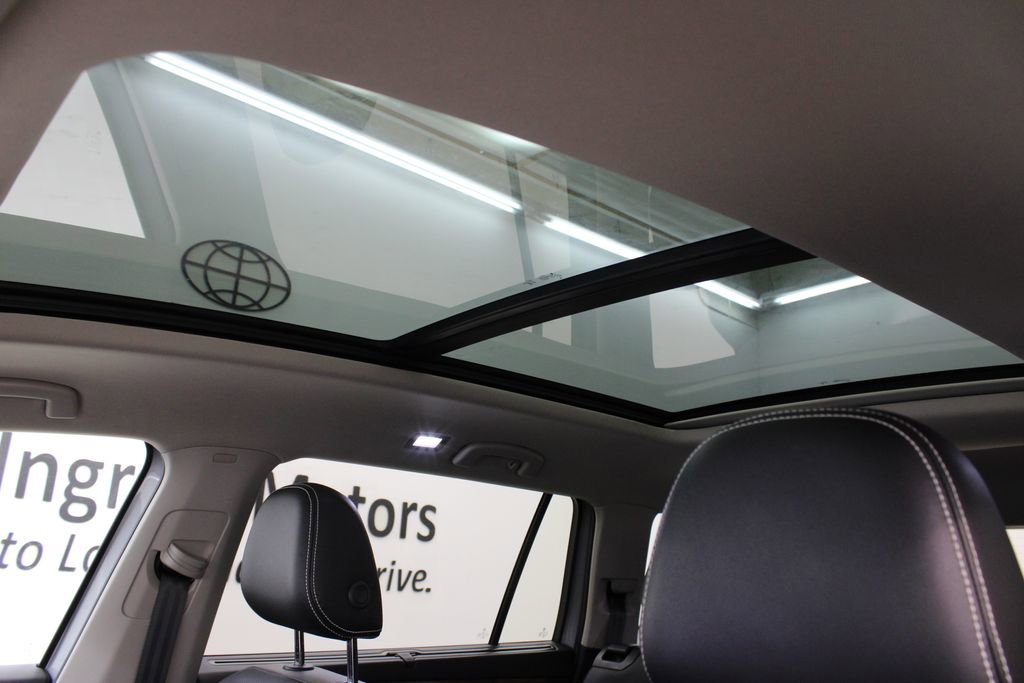 Certified 2024 Volkswagen Atlas SE FWD image 12
