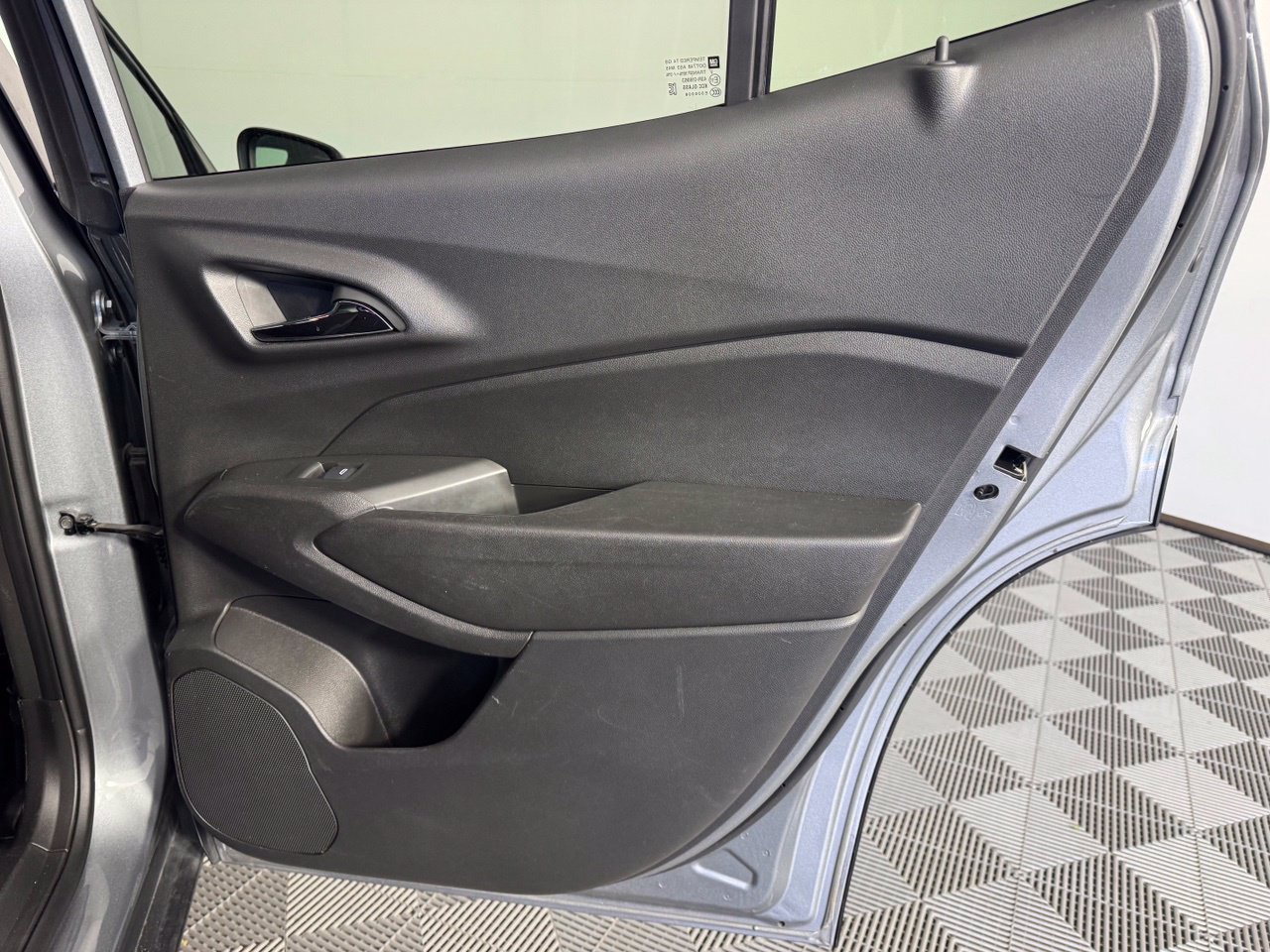 Used 2024 Chevrolet Trax LT FWD image 27