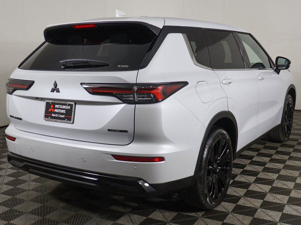 New 2026 Mitsubishi Outlander LE AWD/4WD image 12