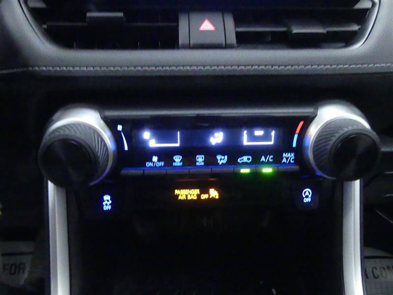 Used 2022 Toyota RAV4 LE AWD/4WD image 13