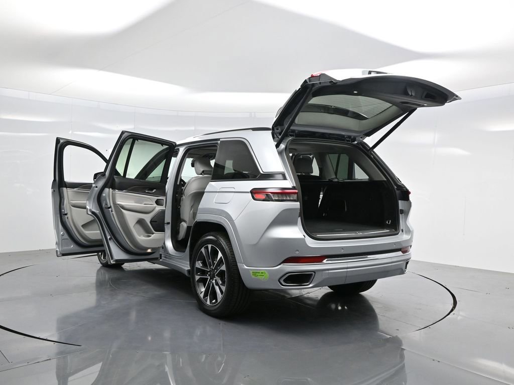 Used 2022 Jeep Grand Cherokee Overland w/ Advanced Protech Group III image 41