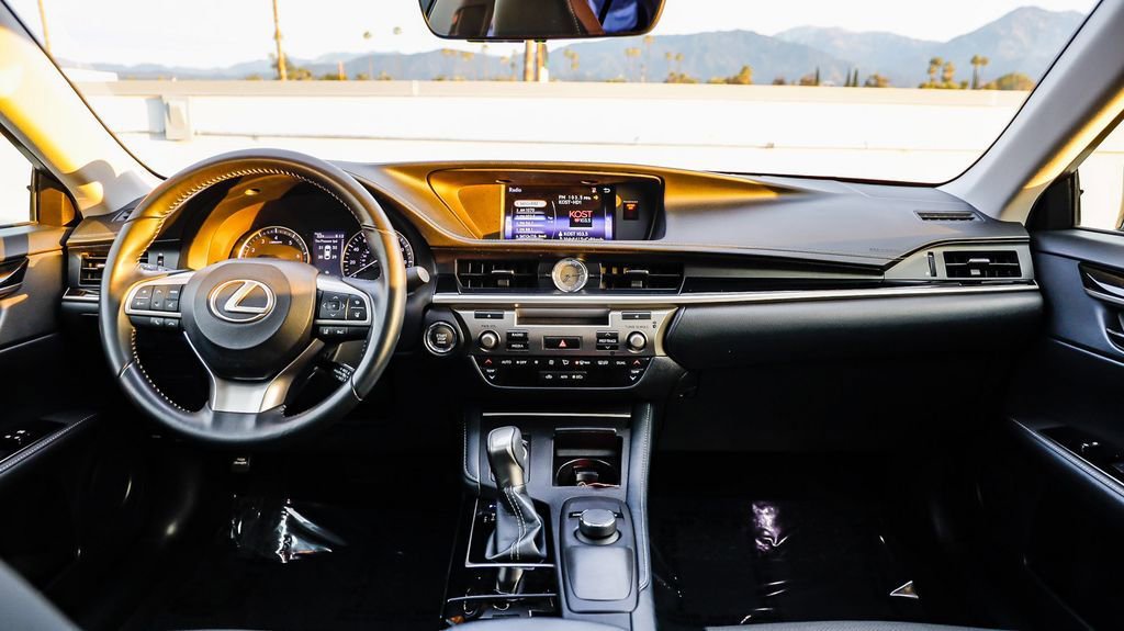 Used 2018 Lexus ES 350 image 15