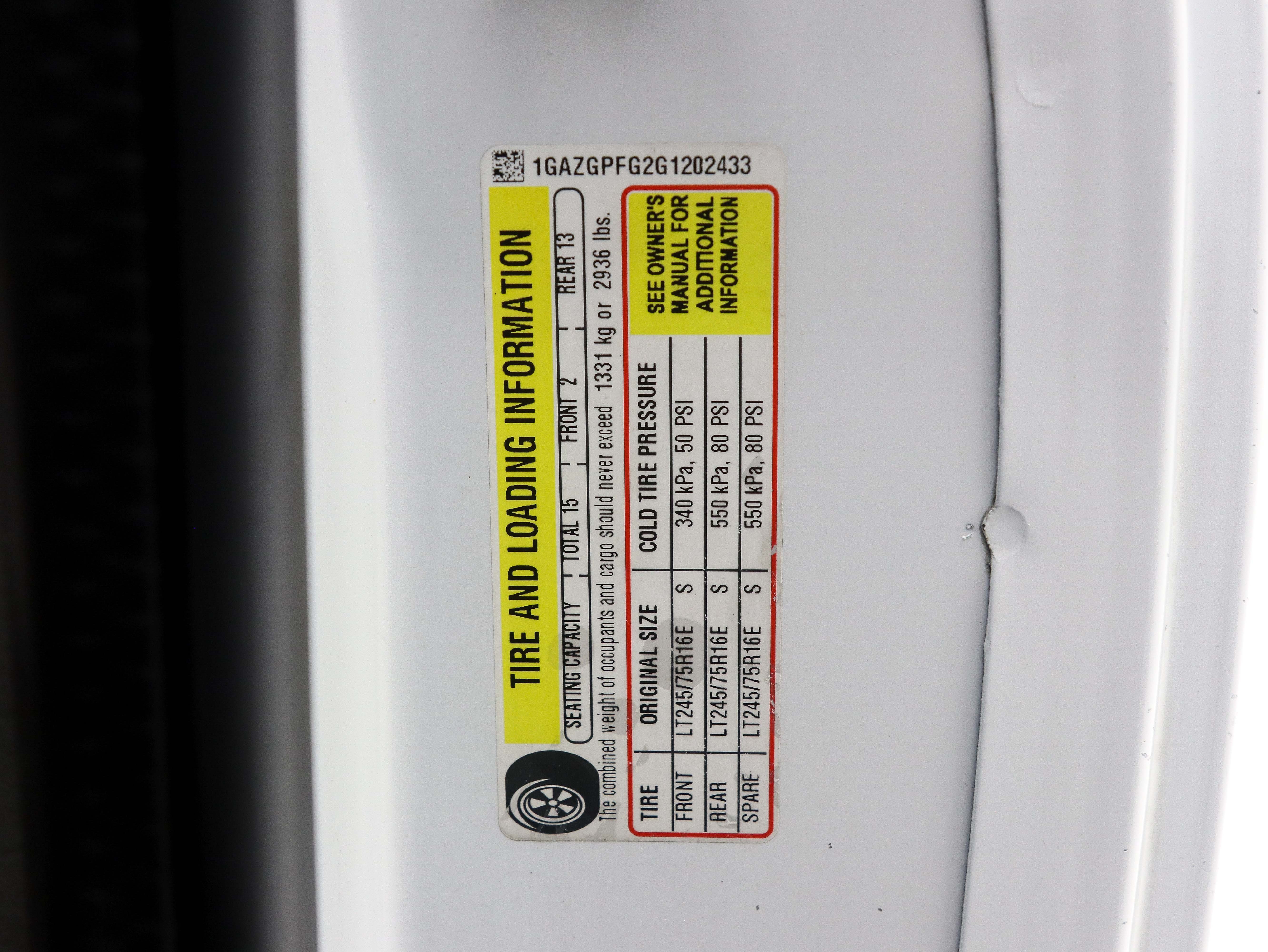 Used 2016 Chevrolet Express 3500 LT w/ LT Preferred Equipment Group RWD image 30