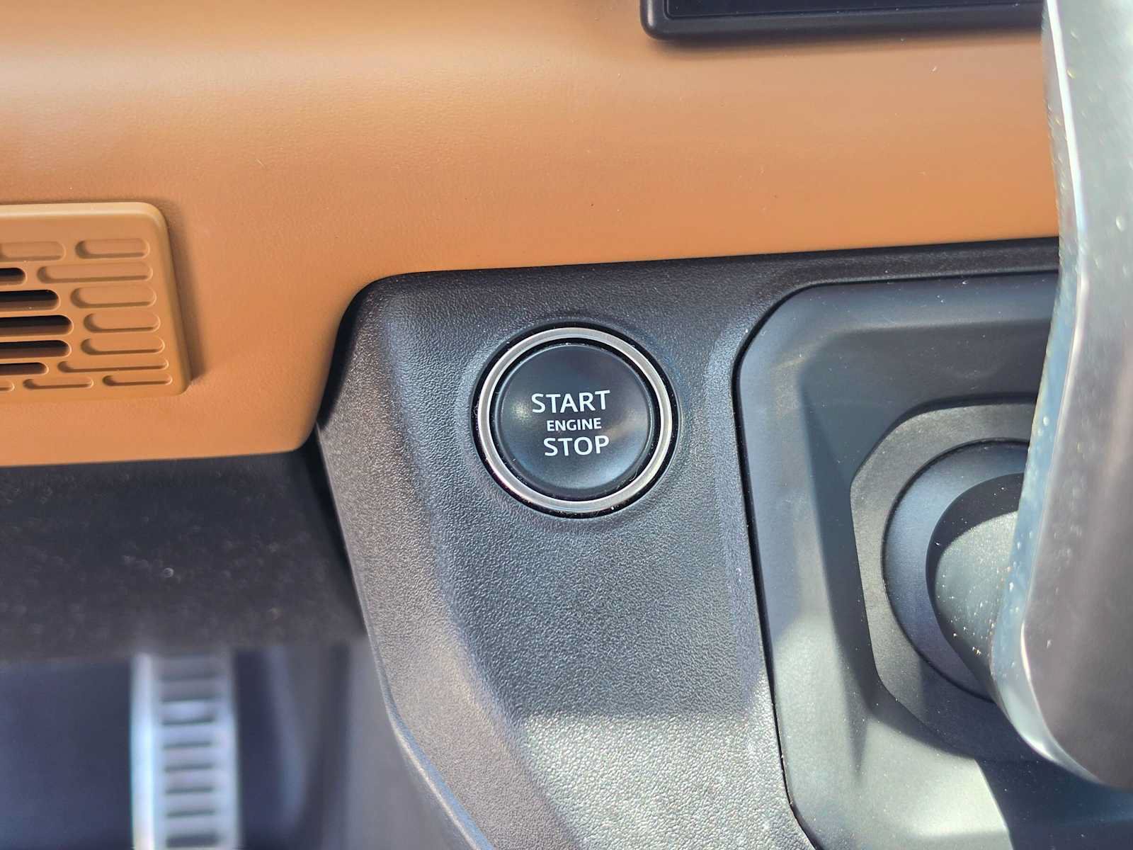 Used 2024 Land Rover Defender 130 X AWD/4WD image 36