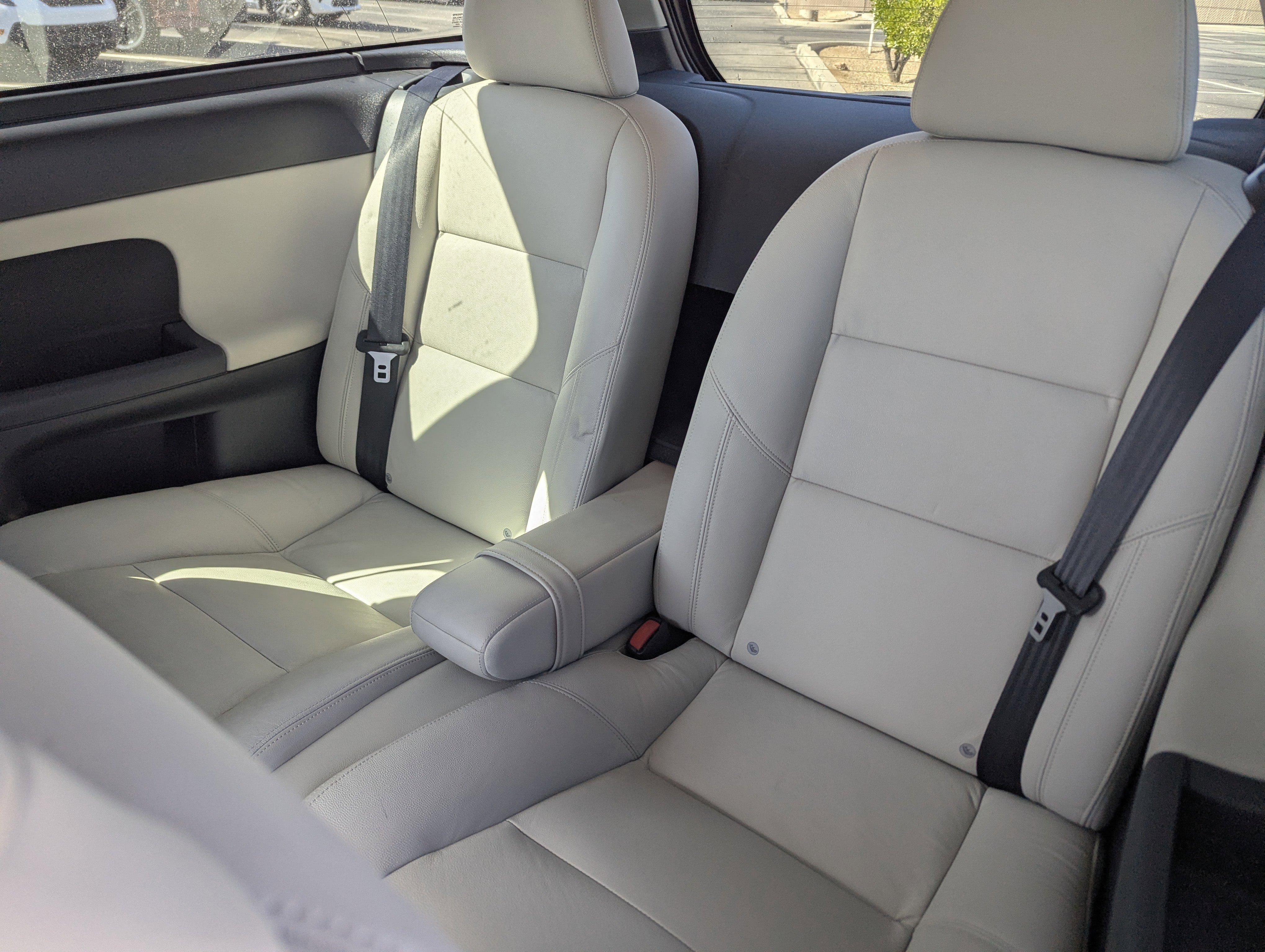 Used 2012 Volvo C30 T5 w/ Climate Pkg image 8