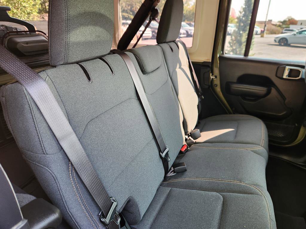 Used 2025 Jeep Wrangler Sport image 19