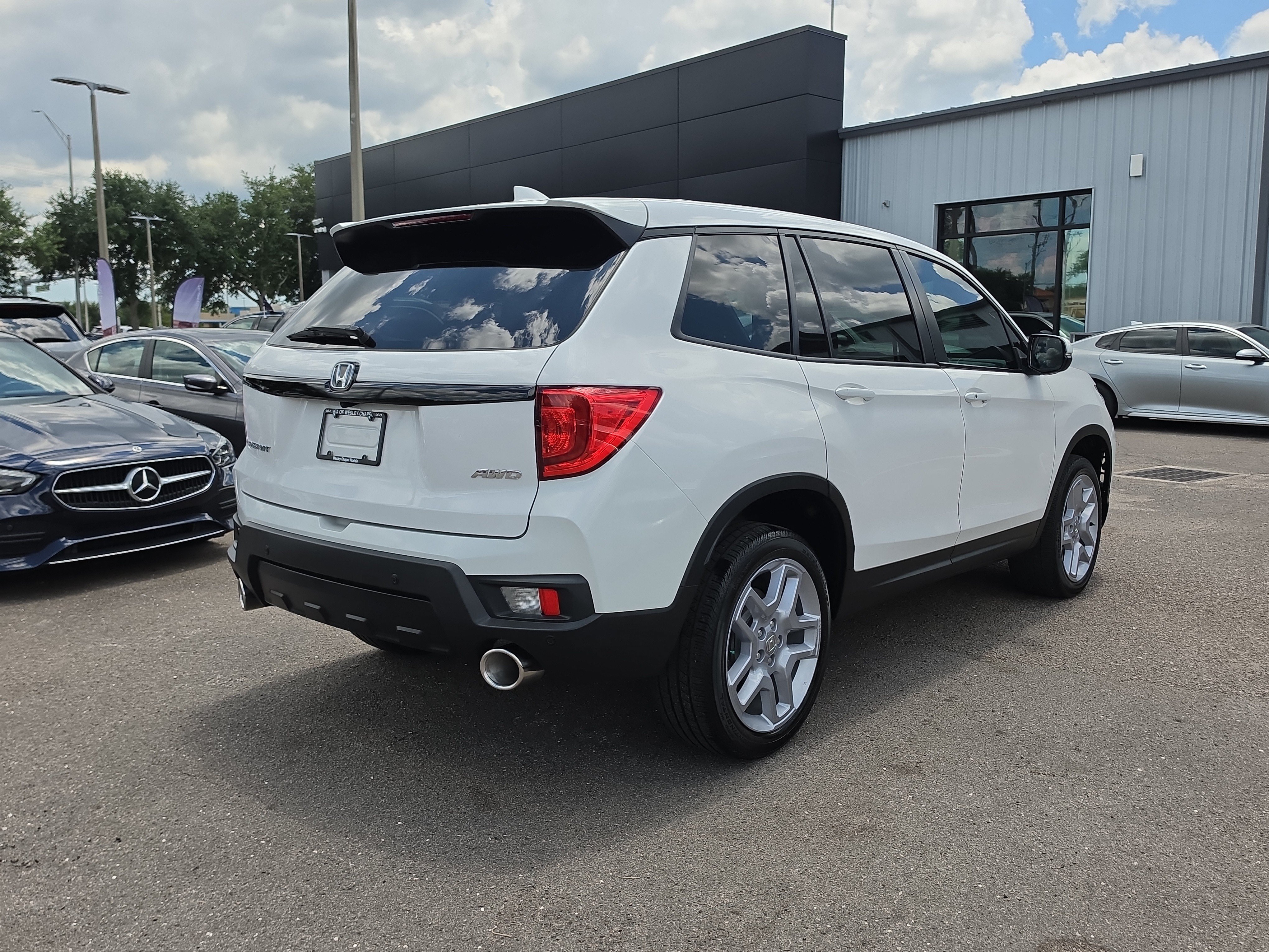 Used 2024 Honda Passport EX-L image 8