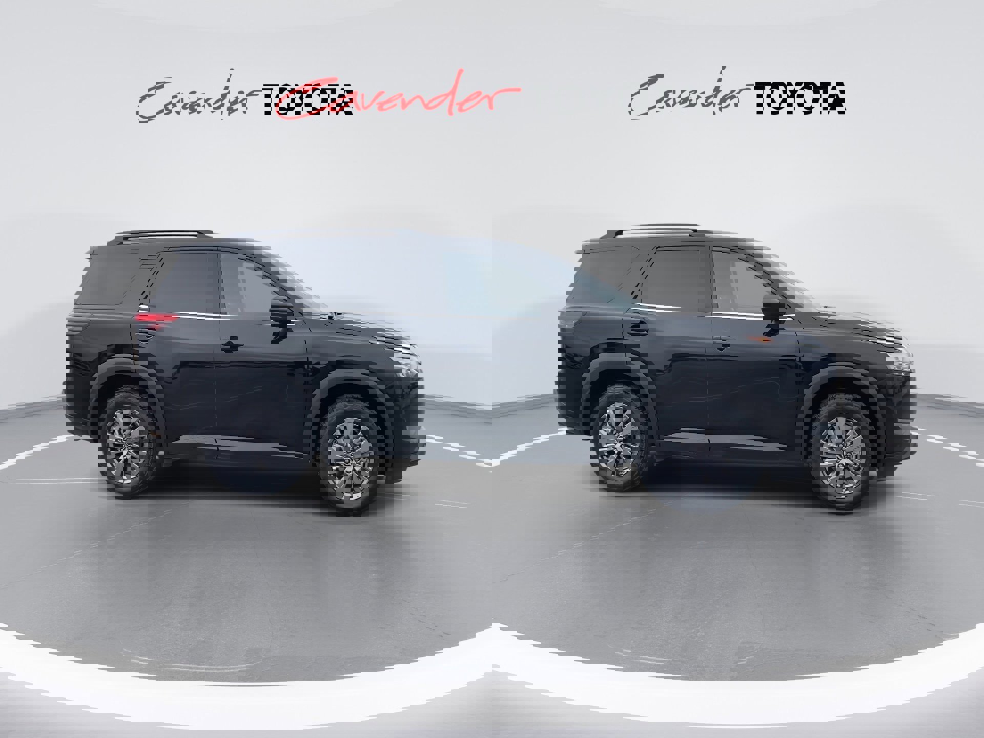 Used 2025 Nissan Pathfinder SV image 9