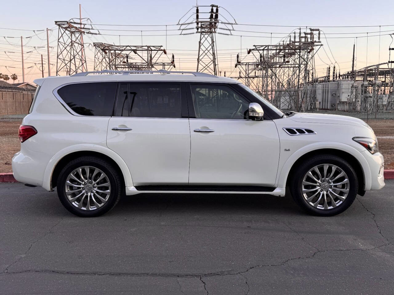 Used 2015 INFINITI QX80 2WD w/ Deluxe Technology Package image 8