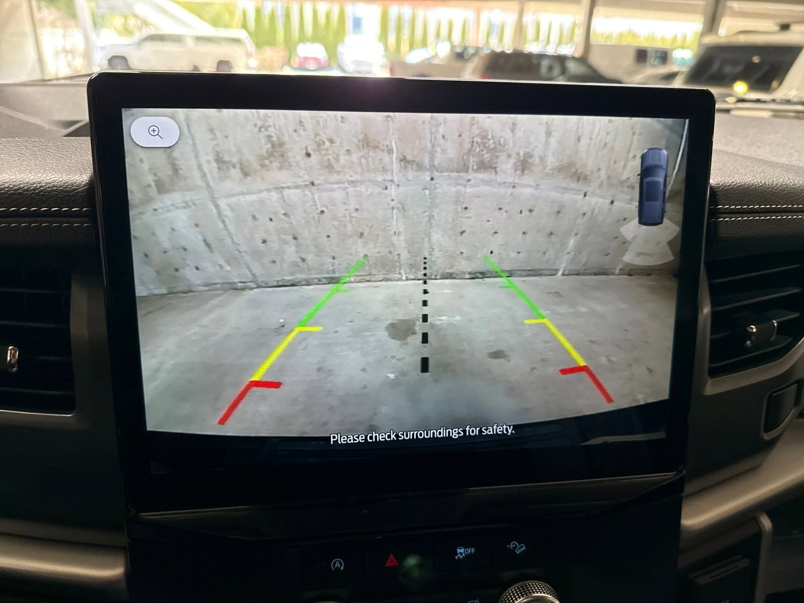 Used 2024 Ford Expedition XLT image 25